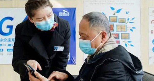 Khách gửi tiết kiệm 3,6 tỷ đồng, 27 năm sau đi rút được ngân hàng thông báo: “Sổ tiết kiệm của ông là giả”