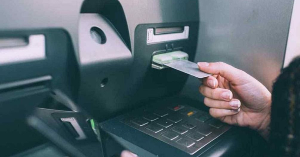 Từ ngày mai 4/10, một ngân hàng dừng chuyển tiền, rút tiền bằng thẻ trong các trường hợp sau