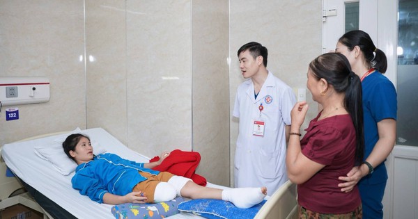 Một bệnh viện hỗ trợ toàn bộ chi phí điều trị cho cô giáo Nghệ An xả thân cứu học trò 2 tuổi