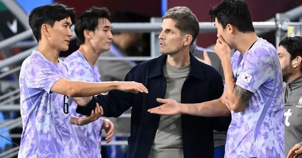 Đội tuyển Hàn Quốc rối ren trước thềm Asian Cup, ghế HLV Moreno thêm bấp bênh
