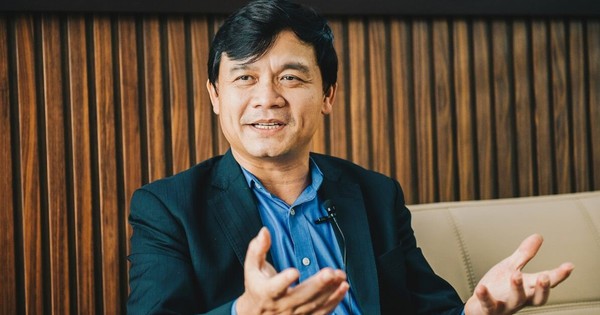 Nhân sự nhận thưởng Tết rồi nhảy việc, Shark Ph...