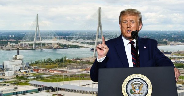 Ông Trump dọa chặn cầu nối liền với nước láng giềng, đòi 'sở hữu ít nhất một nửa tài sản'