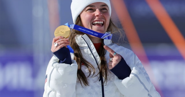 Huy chương Thế vận hội mùa đông 2026 vừa trao đã hỏng, ban tổ chức điều tra gấp