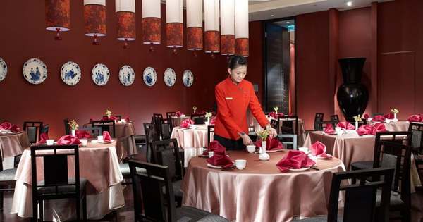 Gọi bạn gái ra trách móc giữa nhà hàng, tôi không ngờ người quản lý tiết lộ một sự thật khiến tôi hối hận tột cùng