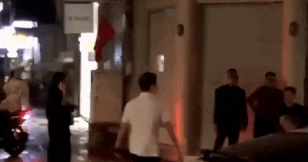 Clip nóng giữa đêm: Xô xát liên quan xe siêu sang Bentley ở trung tâm TP.HCM, tài xế bị truy đuổi đến cùng