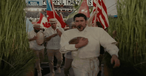 Sân khấu Super Bowl bị Tổng thống Trump chê “tệ nhất lịch sử”: Cả núi tiền dàn dựng, khiến cả triệu người tự hào