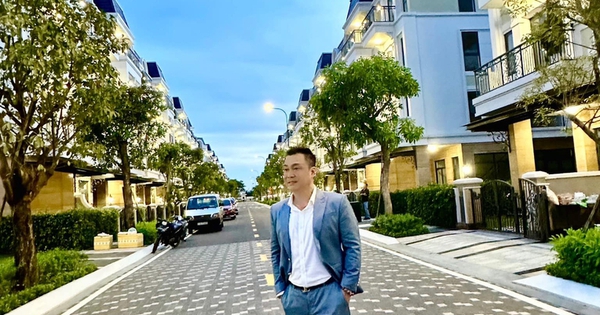 "Ông hoàng điện ảnh" đình đám một thời U60 chưa vợ, sống cùng mẹ trong biệt thự 700m2 ở Tân Bình