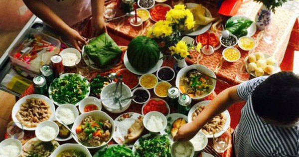 Nhà chồng tất niên 3 mâm cỗ nhưng chỉ có 1 lời mời: Con dâu nên "lập trật tự" để đòi công bằng cho bên ngoại?