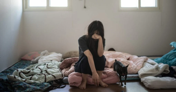 Gửi về nhà 25 triệu/tháng, con gái chết lặng phát hiện sự thật về khoản tiền 2 tỷ đồng trong suốt 7 năm