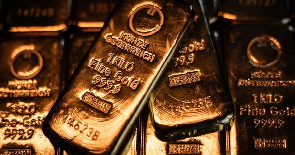 Giá vàng thế giới "thủng" mốc 5.000 USD/ounce: ...