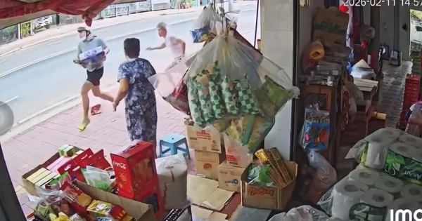 2 thanh niên cướp 3 thùng bia, cụ ông giằng co quyết liệt