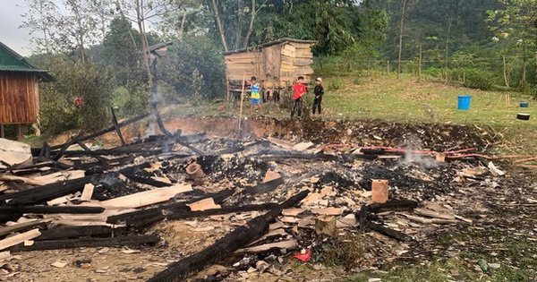 Một căn nhà bị thiêu rụi trong ngày mùng 2 Tết