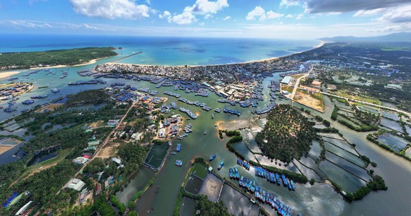 Cận cảnh cảng cá lớn nhất Gia Lai cần nạo vét khẩn cấp sau cơn lũ lịch sử