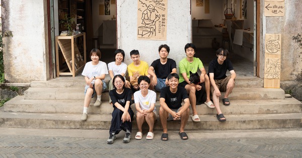 Người trẻ Trung Quốc chạy khỏi cuộc sống chấm công, tắc đường, "như trong cái hộp", cắm rễ ở thôn quê