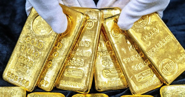 Giá vàng hôm nay 5/2: Vẫn giữ đà tăng, neo rất cao