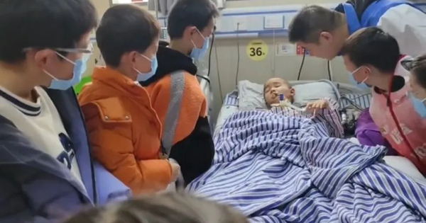 Cậu bé 8 tuổi tỉnh lại sau 55 ngày hôn mê nhờ tiếng gọi của bạn học