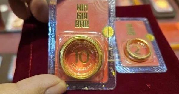Giá vàng ở Việt Nam tăng không ngừng, cách đỉnh 191 triệu đồng/lượng bao nhiêu?