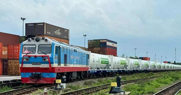 Vì sao tàu hỏa chưa chuyển đổi nhiên liệu xanh?