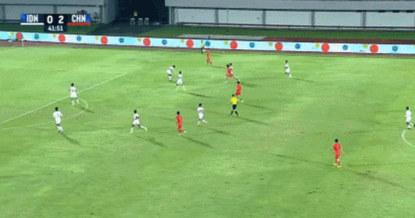 Báo Trung Quốc mỉa mai chiến thắng 7-0 trước Indonesia: 'Chiêu đãi nước 7UP'