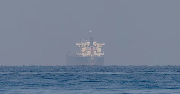 Bất chấp giá dầu tăng vọt, Nga vẫn đang mất hàng tỷ USD: Chuyện gì đang xảy ra?