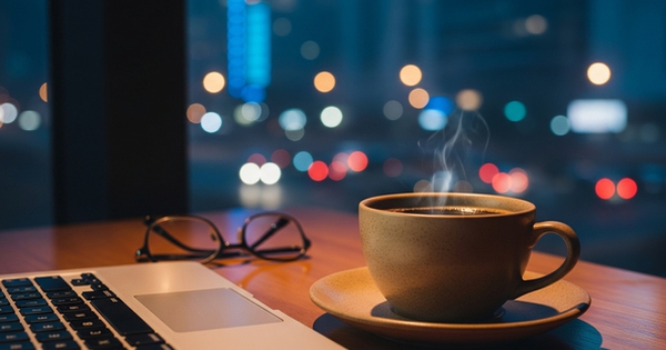 2 thói quen uống cà phê và làm việc dễ dẫn đến nhồi máu cơ tim cấp