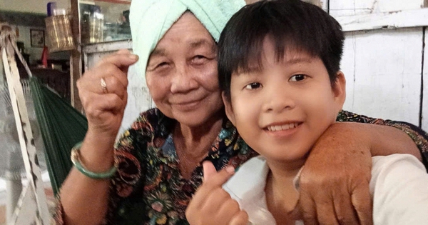 Gia cảnh nam sinh An Giang quay clip với bà nội viral, Đức Phúc, Tăng Duy Tân đồng cảm: SN 2008 chỉ cao 1m35 vì thiếu hụt hooc môn