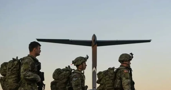 Mỹ có thể điều hàng ngàn lính dù đến Iran