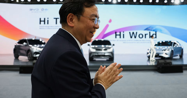 Giá xăng tăng chóng mặt, 1 quốc gia lại 