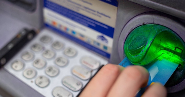 Sự thật bất ngờ phía sau tiếng 'xoành xoạch' của máy ATM khi rút tiền: Không phải đếm tiền như nhiều người nghĩ