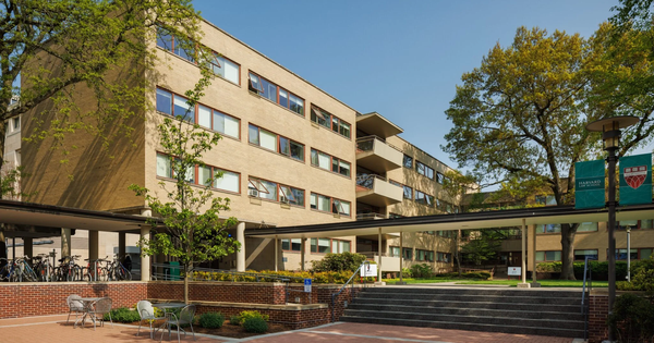 Ký túc xá Đại học Harvard có gì mà khiến sinh viên mê mẩn?