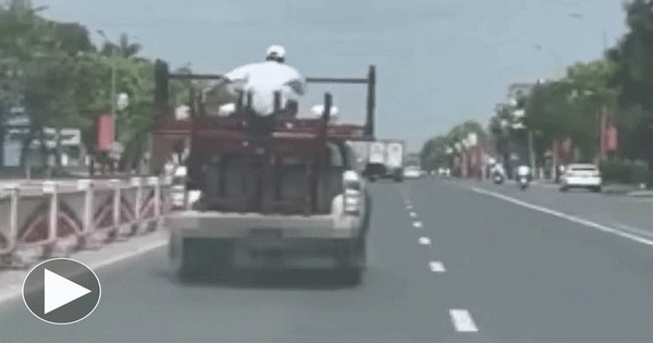 Xe biển xanh chở người vắt vẻo trên thùng: Bất ngờ lời giải thích của tài xế