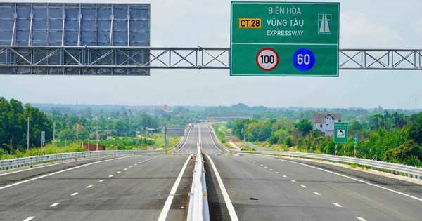 Những quyết định ra đời trong bối cảnh đặc biệt