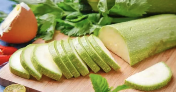 Chuyên gia cảnh báo: Loại RAU quen thuộc trên mâm cơm người Việt nhưng có thể “đầu độc” cả nhà nếu xuất hiện 1 DẤU HIỆU này