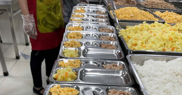 Đổi cách gom đơn hàng trước khi giao, tiểu thương bớt gánh nặng tiền xăng