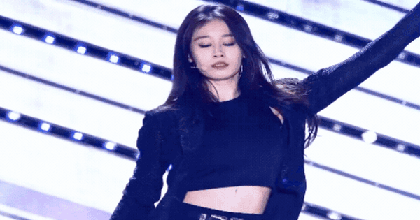 Mỹ nhân nhan sắc 17 năm không đổi: Sự nghiệp tan tành ở tuổi 19, cưới chồng cầu thủ không được yên thân