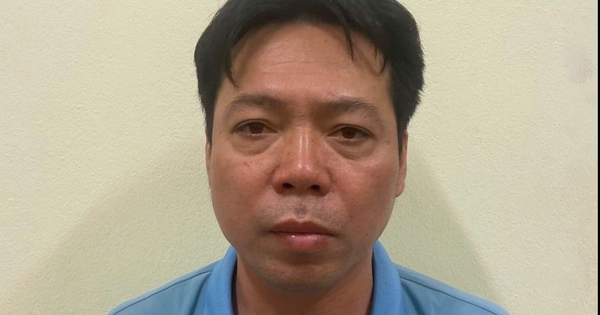 Ra lệnh bắt tạm giam tài xế đang nghe điện thoại, gây tai nạn khiến 2 người tử vong