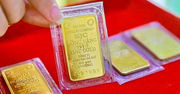 Giá vàng hôm nay 27/3 rơi thẳng đứng, vàng phi SJC còn 15,5 triệu đồng/chỉ