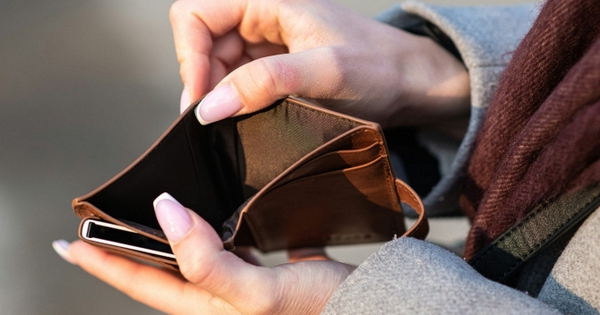 Nghiên cứu 7.676 người suốt 4 năm chỉ ra: THIẾU TIỀN khiến bạn già thêm 5 tháng mỗi năm!