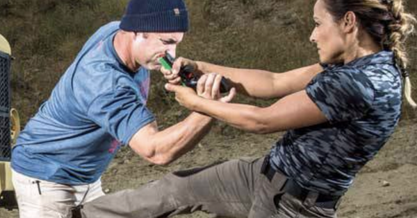 Chiêu thức 'sinh tồn' cực nguy hiểm của môn võ Israel bị cấm trong MMA