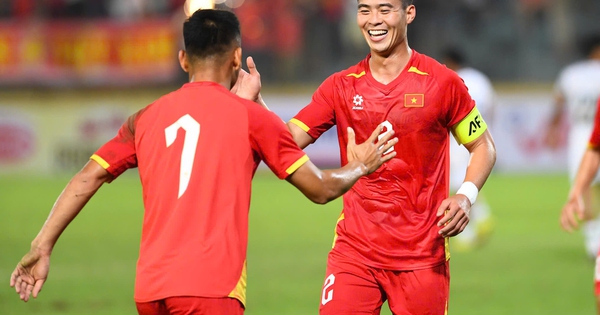 Báo Bangladesh thán phục, khen ngợi cách tuyển Việt Nam khóa chặt ngôi sao từng đá Ngoại hạng Anh