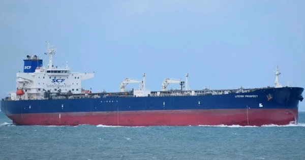 Vừa cho tàu dầu Nga đến Cuba ngạo nghễ đi qua, quốc gia châu Âu tiếp tục ‘đứng nhìn’ một tàu chở 800.000 thùng ung dung di chuyển