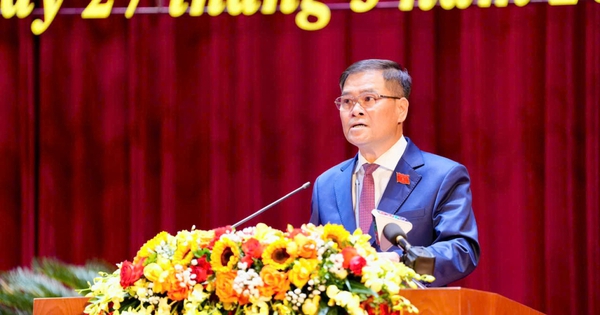Ông Bùi Văn Khắng tái đắc cử Chủ tịch UBND tỉnh Quảng Ninh