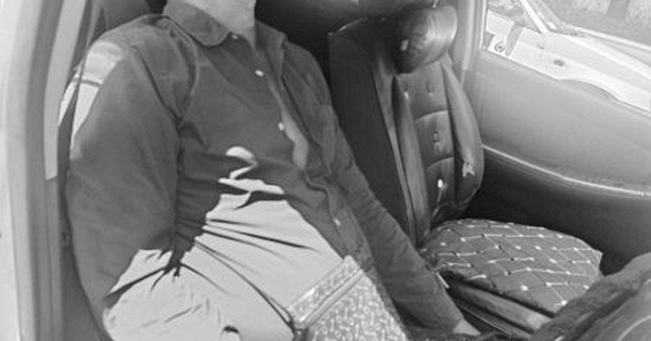 Một ca sĩ đột tử khi đang xếp hàng chờ đổ xăng