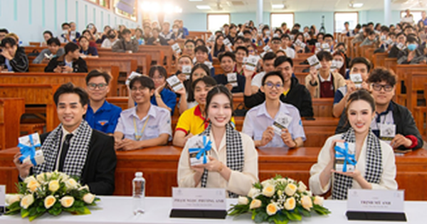 Các hoa á hậu, nghệ sĩ chia sẻ hành trình theo đuổi đam mê với sinh viên