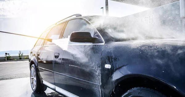 Cách vệ sinh ô tô để tránh ẩm mốc