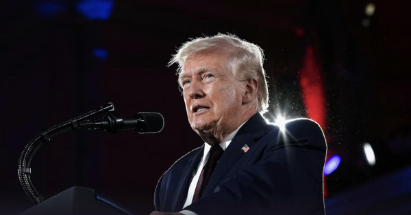 Tổng thống Mỹ gọi eo biển Hormuz là 'eo biển Trump'