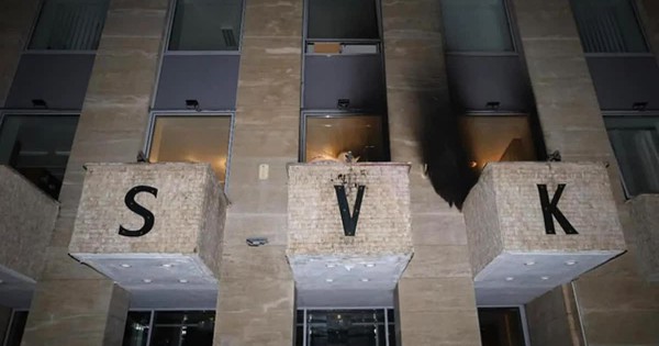 Trung tâm văn hóa Nga tại Praha (Czech) bị tấn công bằng bom xăng