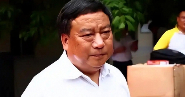 Thầy Hiệu trưởng bị chê trách vì dạy học sinh môn "tào lao", ai ngờ 3 năm sau, hơn 2.000 em được cứu sống bởi chính bộ môn ấy!