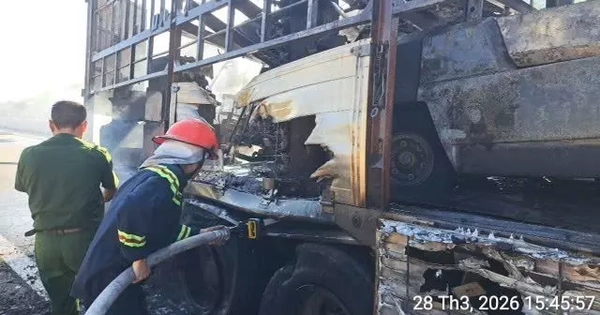 Xe tải cháy trơ khung trên cao tốc Cam Lâm – Vĩnh Hảo