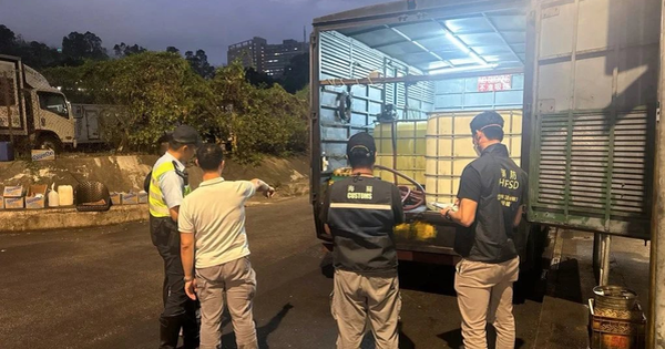 Kiểm tra bất ngờ, phát hiện xe tải chở 8.000 lít xăng dầu trái phép, công an lập tức vào cuộc